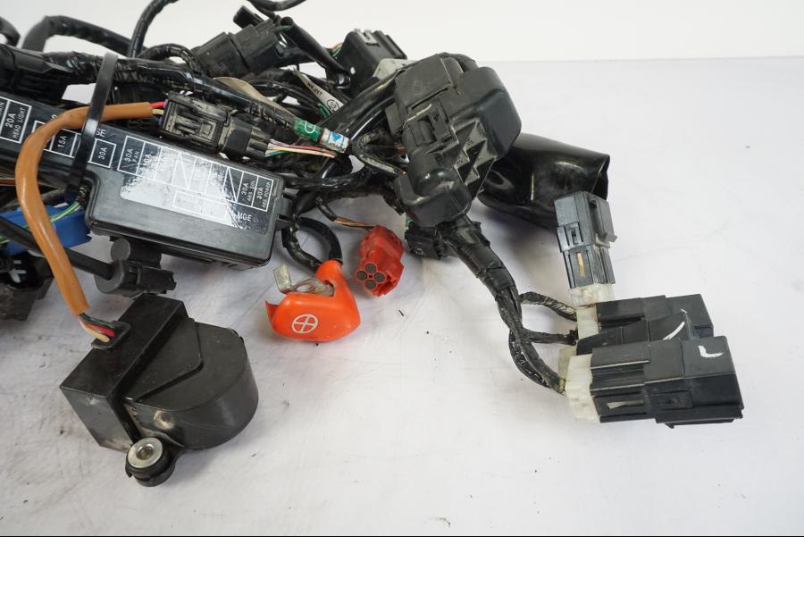 Baksidan på Kabelstam från en Honda VFR 1200 -2010 motorcykel.