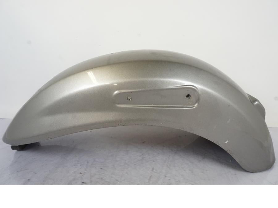 Snett uppifrån på Bakskärm från en Kawasaki VN 1500 -2003 motorcykel.