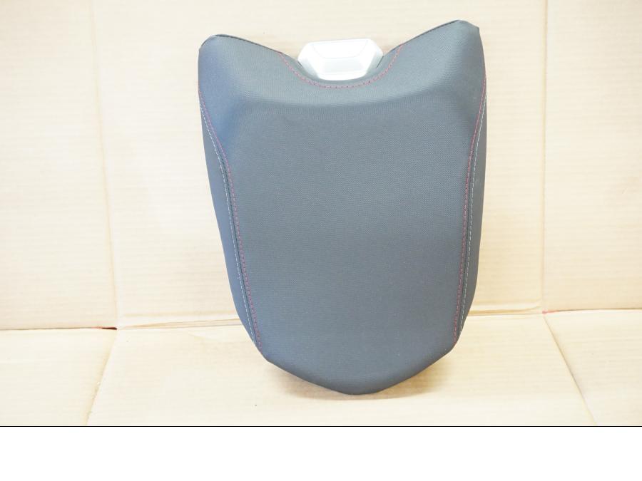 Framsidan på Sadel från en Yamaha MT-09 Tracer -2019 motorcykel.