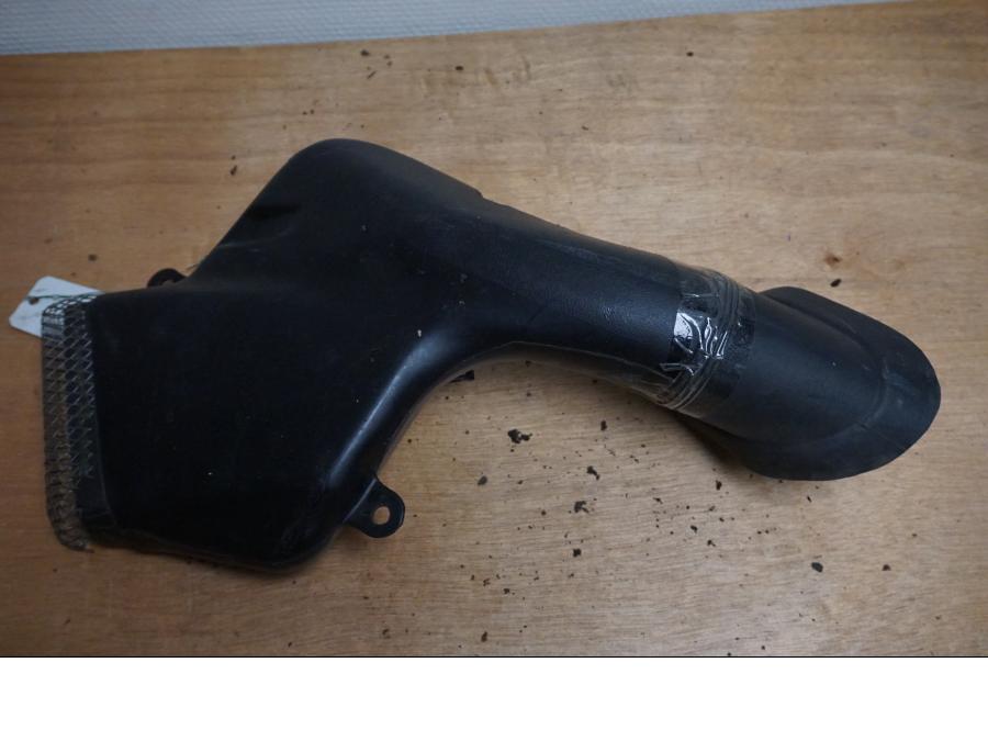 Baksidan på Luftintag från en Suzuki TL 1000 R -1999 motorcykel.