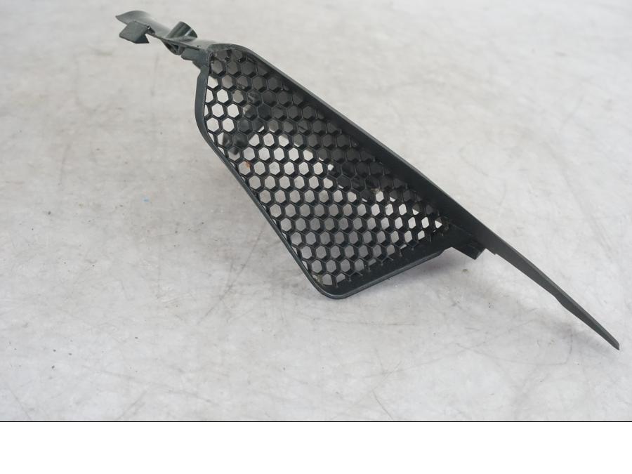 Höger sida på Luftinsug front från en KTM 1290 Super Adventure S -2022 motorcykel.