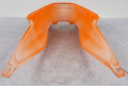 Extrabild2 på Bensintankskåpa från en KTM 1290 Super Duke R -2022 motorcykel.