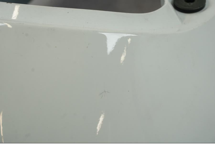 Snett uppifrån på Bakvinge från en Suzuki GSX 1300 RX -1999 motorcykel.