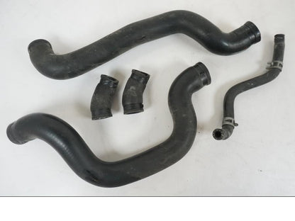 Framsidan på Vattenkyl Slang Set från en Suzuki SV 650 S -2005 motorcykel.