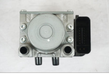 Höger sida på ABS Modulator från en Kawasaki Z 900 -2019 motorcykel.