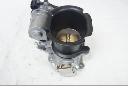 Höger sida på Spjällhus från en Ducati 899 Panigale -2015 motorcykel.