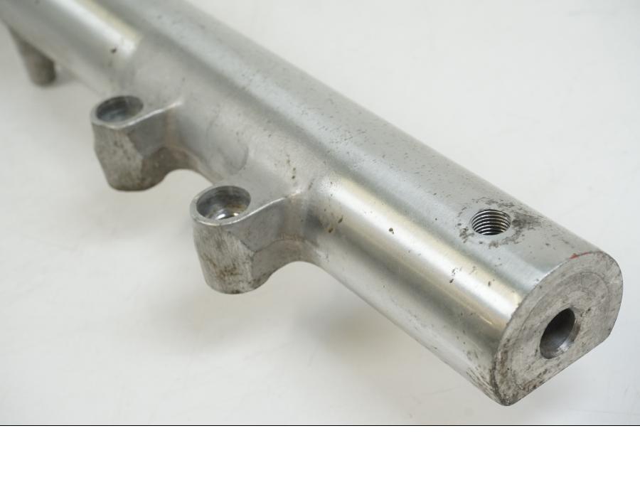 Baksidan på Gaffelben från en Suzuki VS 1400 -1999 motorcykel.