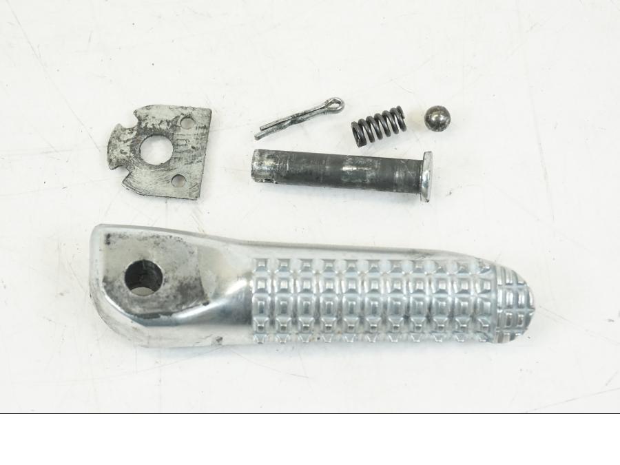 Framsidan på Fotpinne från en Yamaha MT-09 -2021 motorcykel.