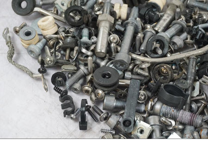 Snett nerifrån på Skruv / Mutter etc från en BMW K 1600 GTL -2015 motorcykel.