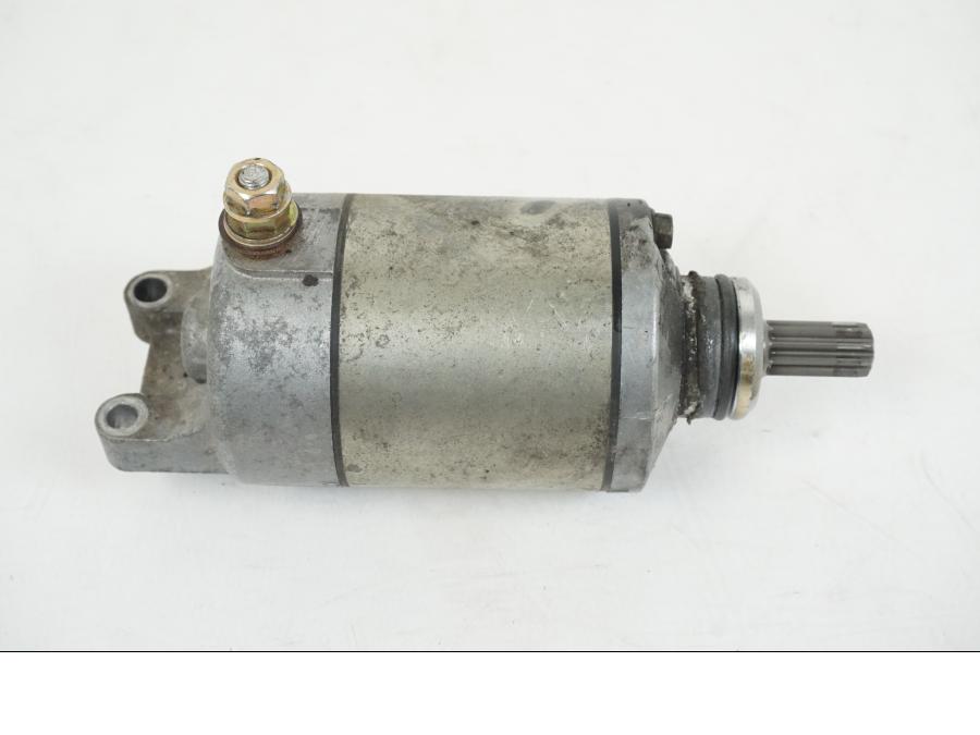 Framsidan på Startmotor från en Suzuki GSX-R 750 -2001 motorcykel.