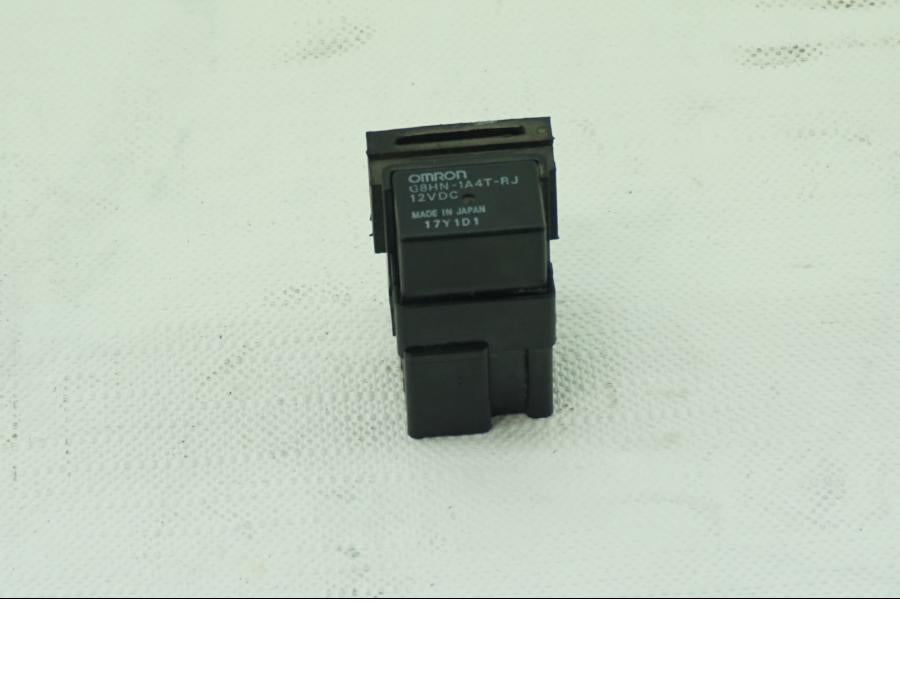 Framsidan på Relä från en Honda VFR 1200 -2012 motorcykel.