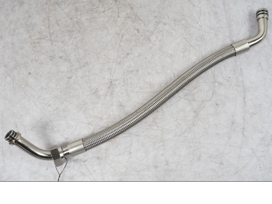 Framsidan på Oljekylrör från en Ducati Multistrada V4 -2024 motorcykel.