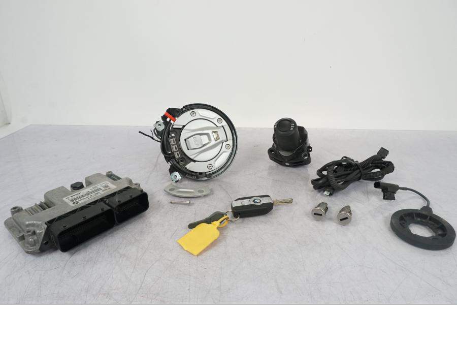 Framsidan på Låssats från en BMW R 1200 GSA -2018 motorcykel.