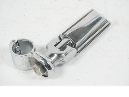 Extrabild1 på Highwaypegs från en Triumph Rocket III -2007 motorcykel.