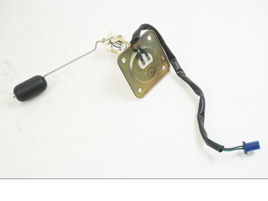 Framsidan på Bensinmätare från en Honda ST 1300 -2002 motorcykel.