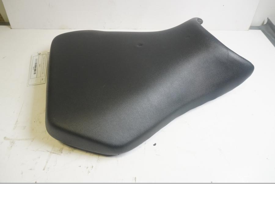 Höger sida på Sadel från en Yamaha YZF 1000 R1 -2003 motorcykel.