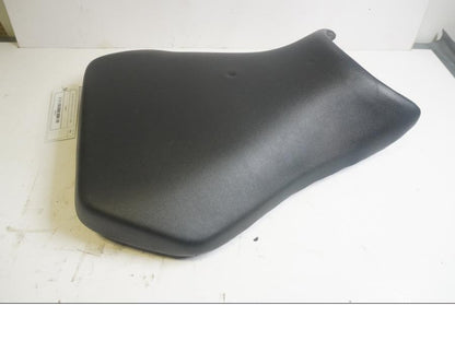 Höger sida på Sadel från en Yamaha YZF 1000 R1 -2003 motorcykel.