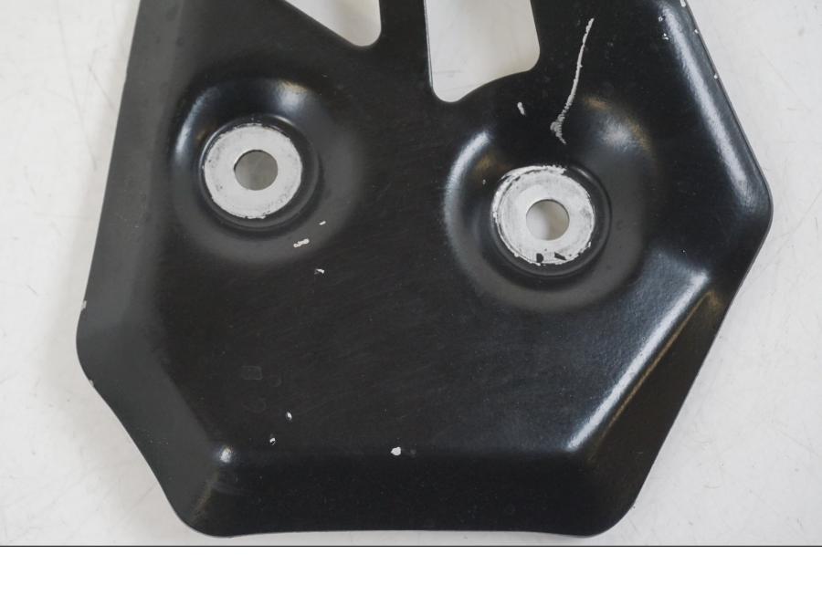 Höger sida på Fotpinnehälskydd från en Yamaha XT 660 X -2005 motorcykel.