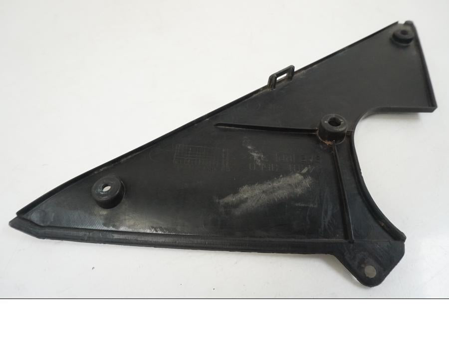 Snett nerifrån på Sidkåpa från en Suzuki GSX-R 750 -2001 motorcykel.