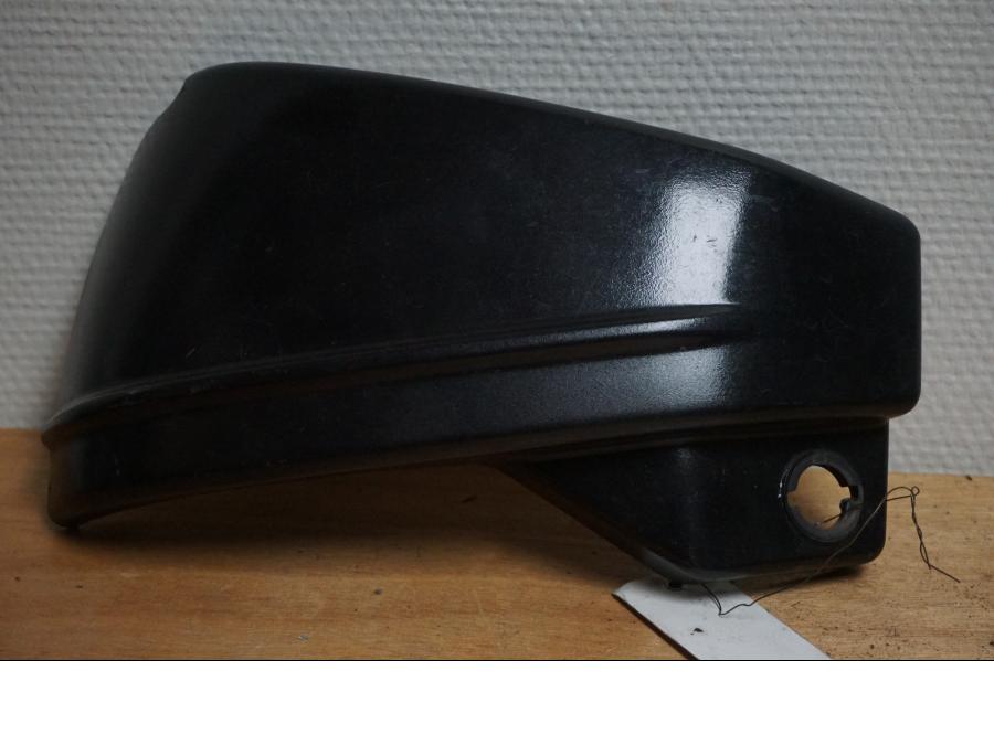 Framsidan på Sidopanel från en Yamaha XVS 650 -1998 motorcykel.