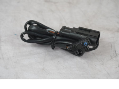 Framsidan på Bromsljuskontakt från en KTM 1290 Super Adventure S -2022 motorcykel.