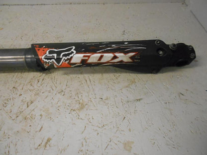 Höger sida på Gaffelben från en KTM 690 SMCR -2013 motorcykel.