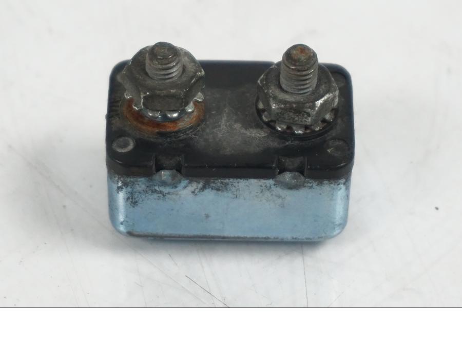 Höger sida på Säkrings- och reläbox från en H-D Softail Standard FXST -2001 motorcykel.