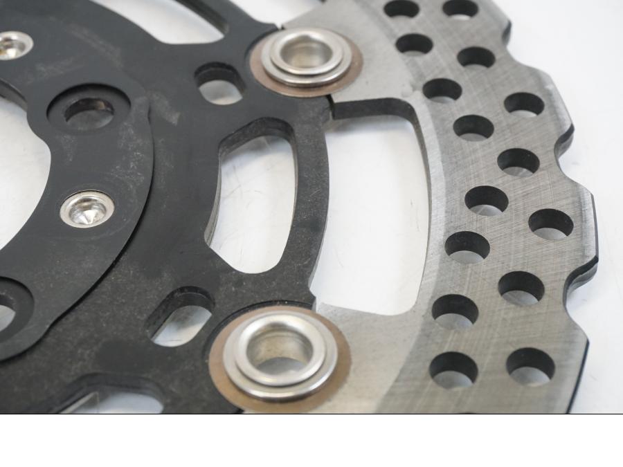 Extrabild2 på Bromsskiva från en Kawasaki ER-6F -2016 motorcykel.