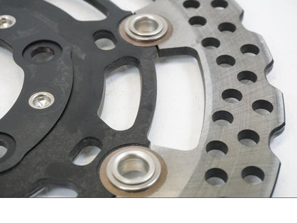 Extrabild2 på Bromsskiva från en Kawasaki ER-6F -2016 motorcykel.