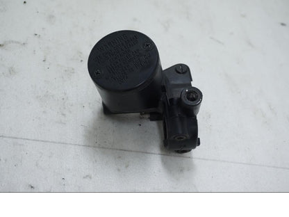 Framsidan på Bromshuvudcylinder från en Triumph Thunderbird 900 -2000 motorcykel.