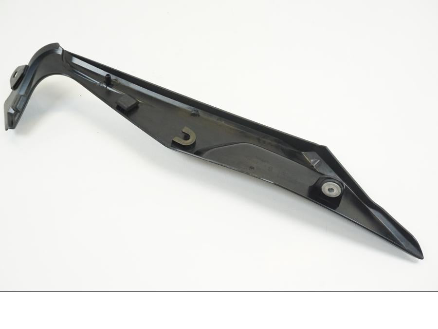 Höger sida på Bensintankskåpa från en Triumph Tiger 1200 -2018 motorcykel.