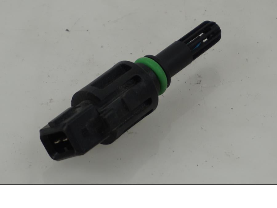 Framsidan på Temperatursensor från en BMW R 1200 GSA -2018 motorcykel.