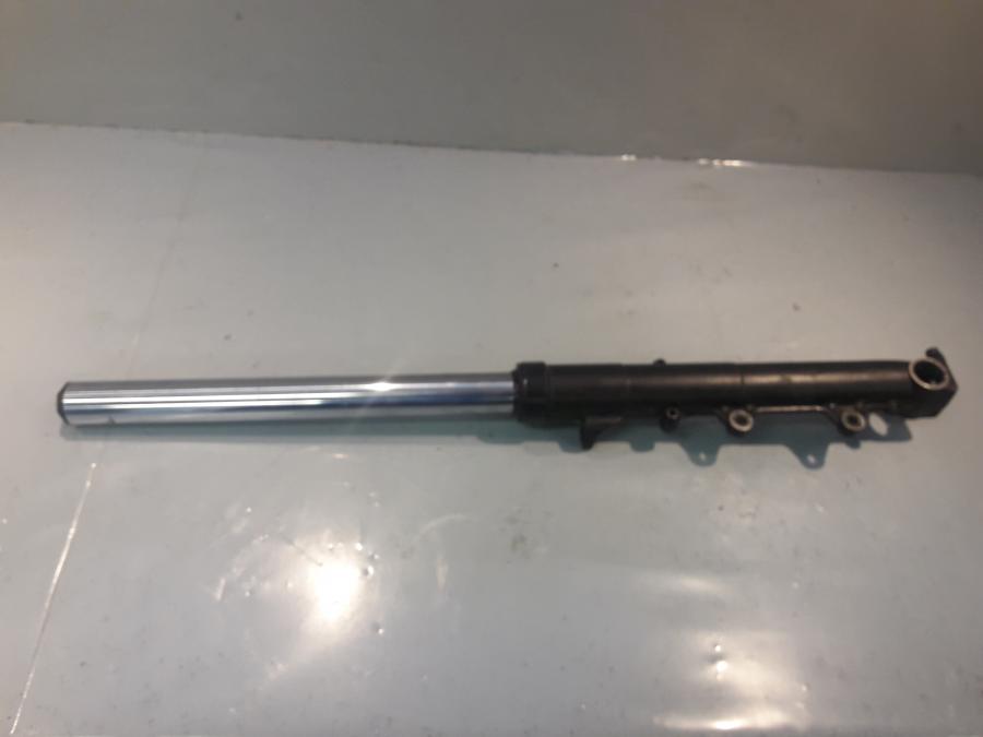 Framsidan på Gaffelben från en BMW K 100 RS -1991 motorcykel.