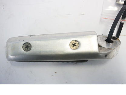 Vänster sida på Fotpinne från en Suzuki DL 1000 -2003 motorcykel.