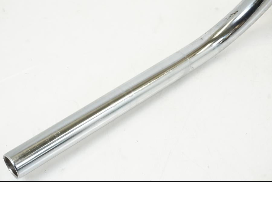 Snett nerifrån på Styre från en Kawasaki VN 800 -2000 motorcykel.