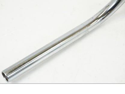 Snett nerifrån på Styre från en Kawasaki VN 800 -2000 motorcykel.