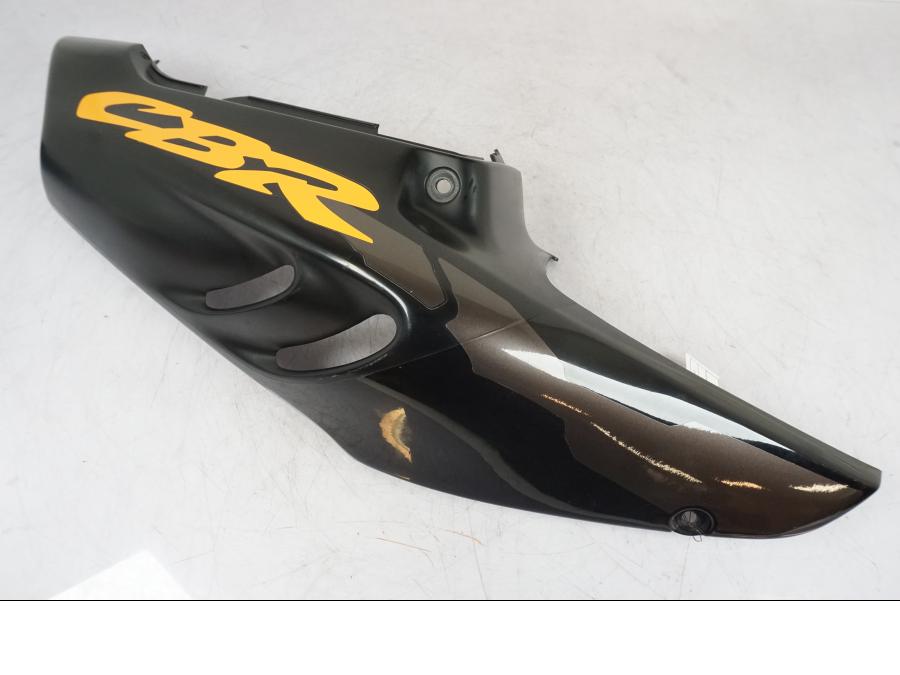 Framsidan på Bakvinge från en Honda CBR 900 RR -1996 motorcykel.