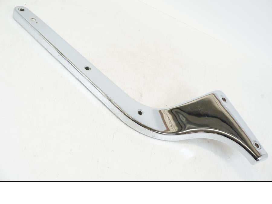 Vänster sida på Bakskärmstag från en Kawasaki VN 800 -2000 motorcykel.