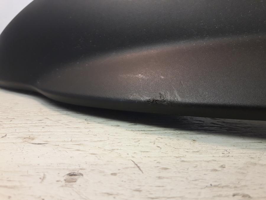 Höger sida på Bakvinge från en BMW K 1200 S -2008 motorcykel.