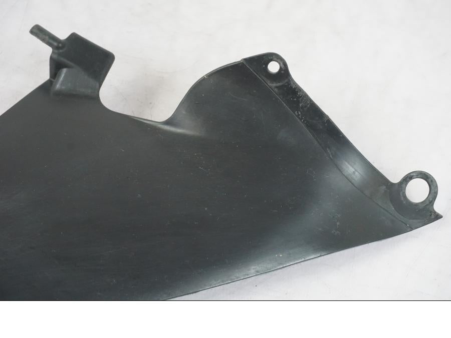 Baksidan på Toppkåpsinsida från en Suzuki GSX-R 750 -2006 motorcykel.