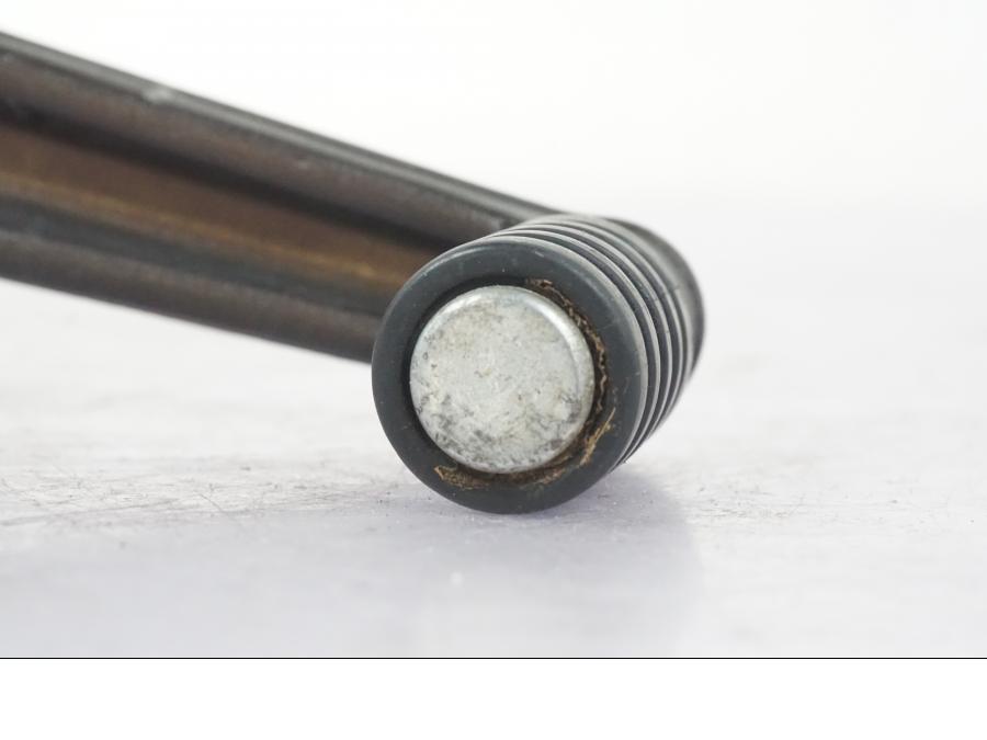 Vänster sida på Bromspedal från en KTM 390 Duke -2018 motorcykel.