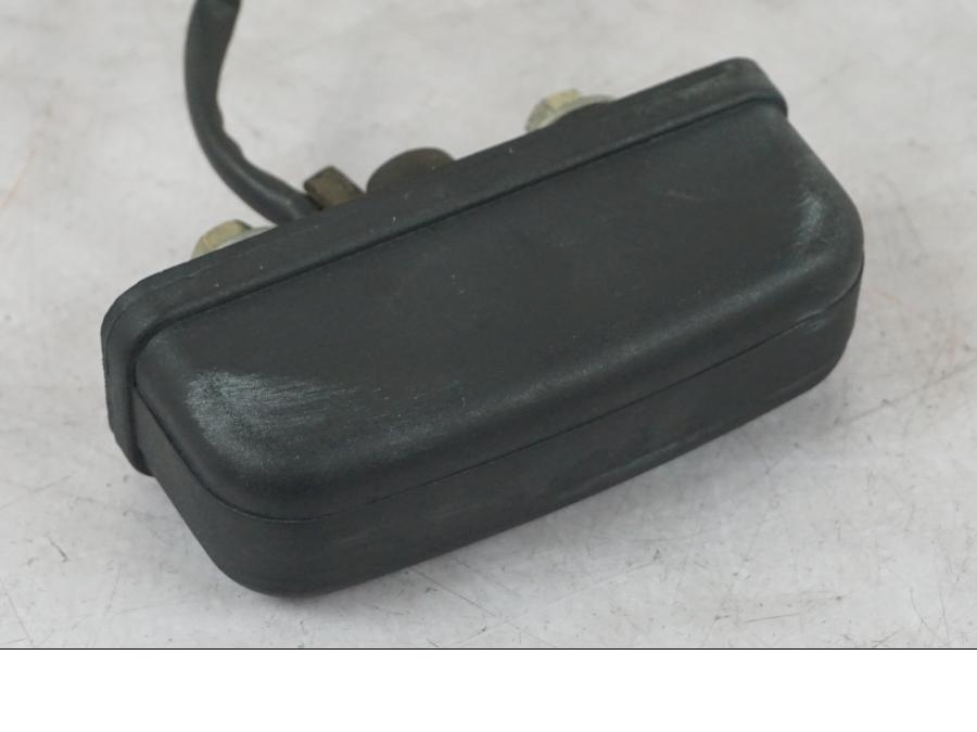 Snett nerifrån på Skyltbelysning från en Triumph Daytona 955I -2000 motorcykel.