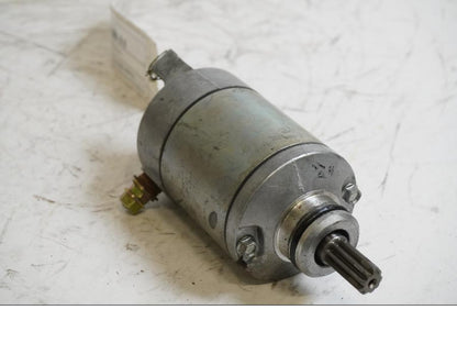 Framsidan på Startmotor från en Suzuki GSX-R 750 -2002 motorcykel.