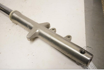 Baksidan på Gaffelben från en Triumph Rocket III -2011 motorcykel.