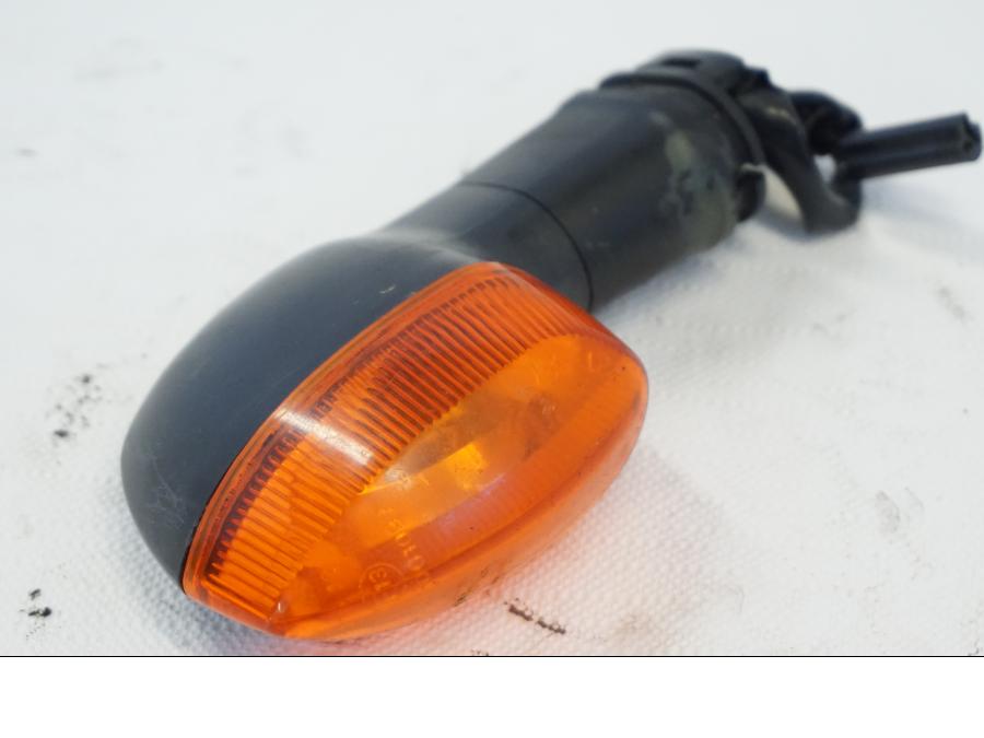 Höger sida på Blinkers från en Yamaha YZF R6 -2006 motorcykel.