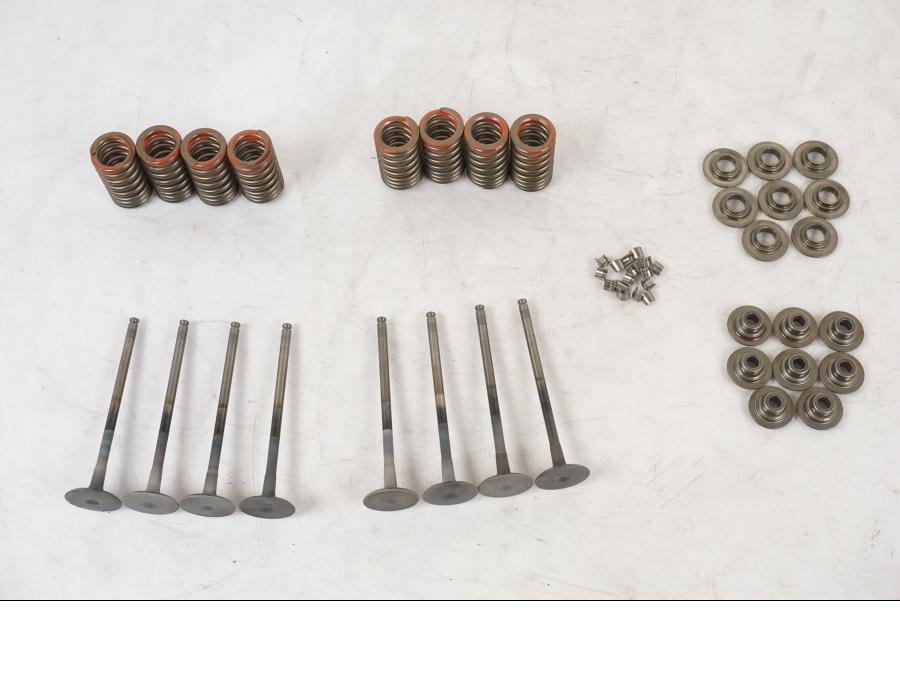 Framsidan på Avgasventil från en Kawasaki Z 900 -2019 motorcykel.