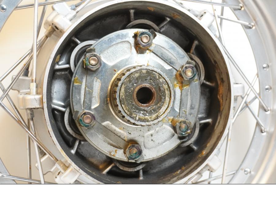 Extrabild2 på Fälg från en Yamaha XV 1100 -1995 motorcykel.