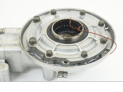 Snett nerifrån på Slutväxel från en Yamaha XVS 1100 -2001 motorcykel.