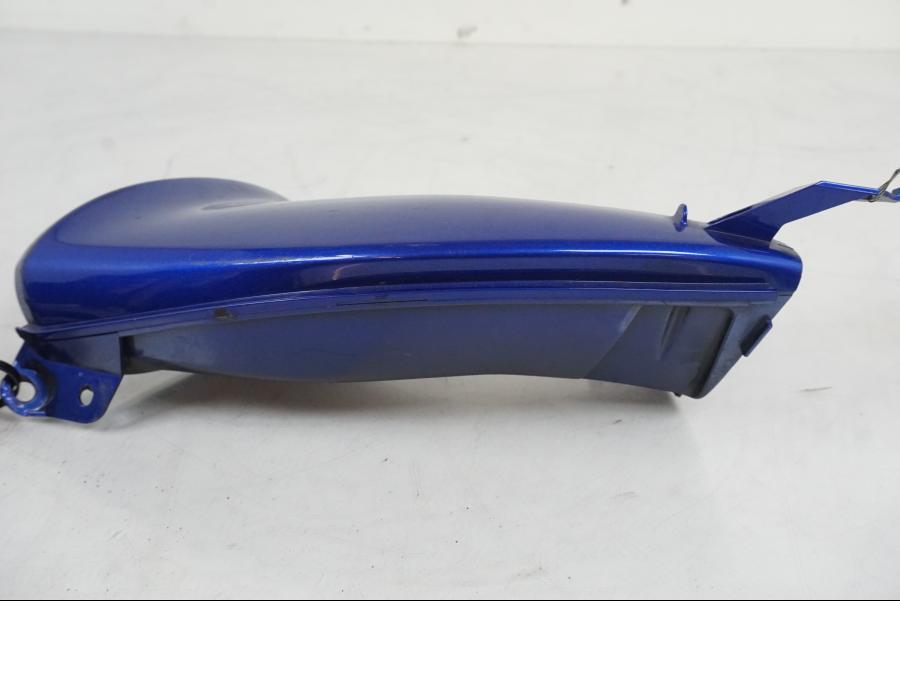 Vänster sida på Luftburksnorkel från en Yamaha YZF 1000 R1 -2007 motorcykel.