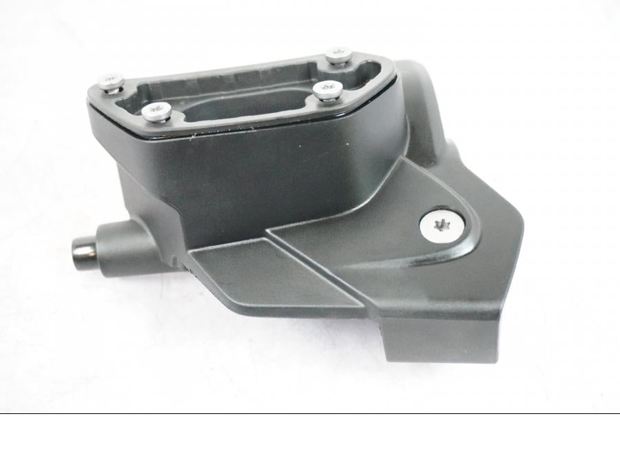 Framsidan på Kopplingshuvudcylinder från en BMW R 1250 GSA -2021 motorcykel.